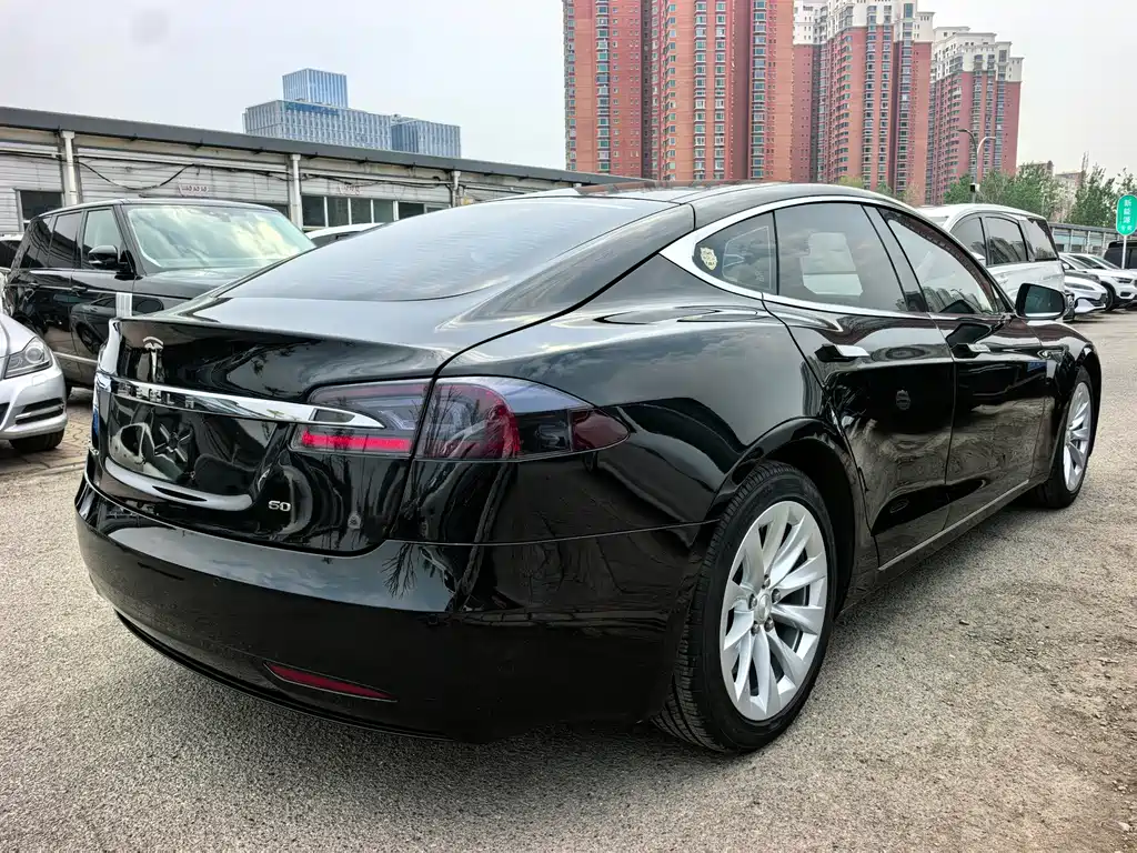 Tesla Model S 2016 — фото 8