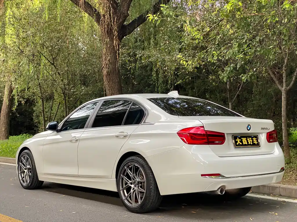 BMW 3 Series 2016 — фото 8
