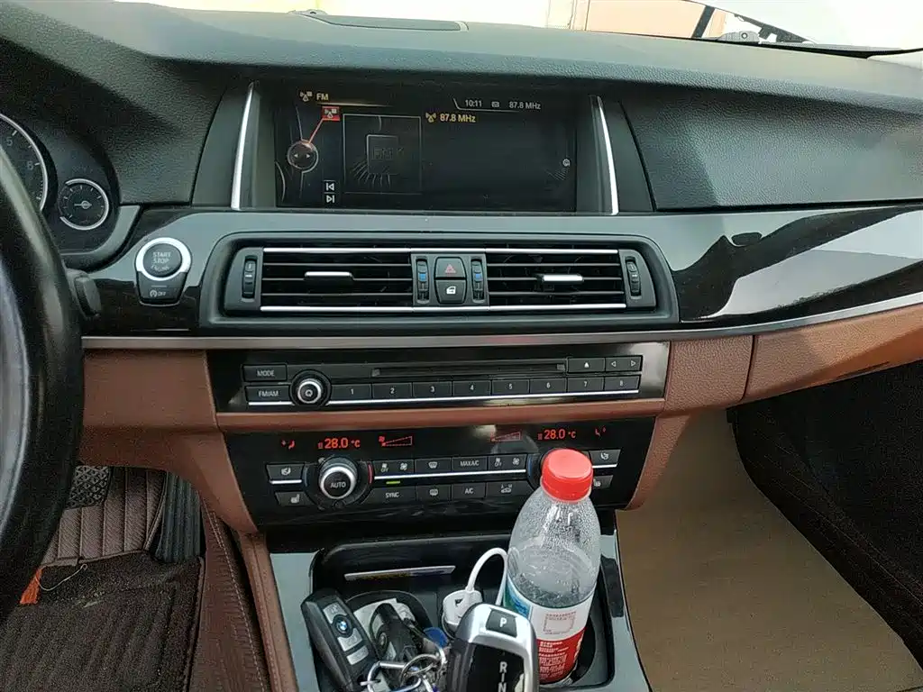 BMW 5 Series 2016 — фото 13