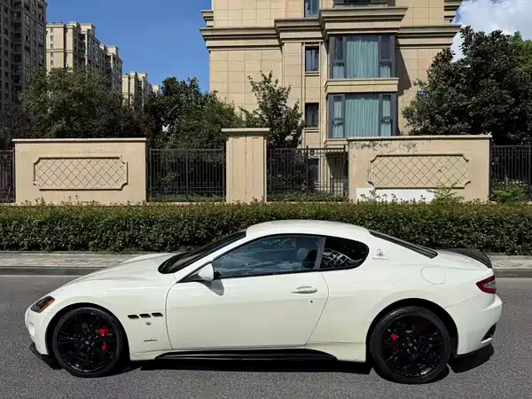 Maserati Granturismo 2011