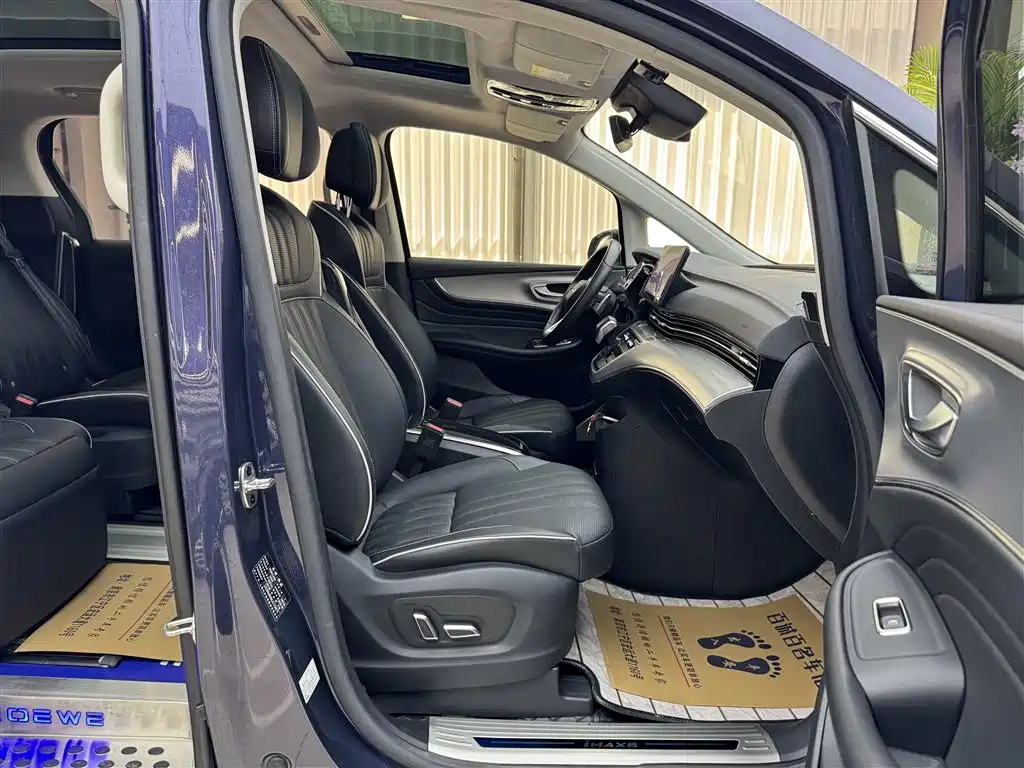 Roewe iMAX8 2023 — фото 12