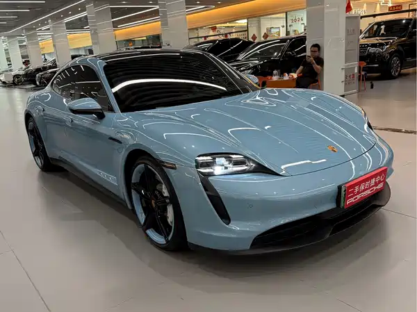 Porsche Taycan 2023