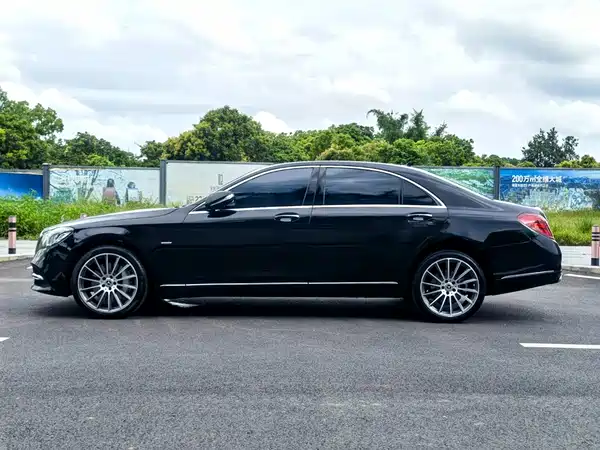 Mercedes-Benz S-Class 2020
