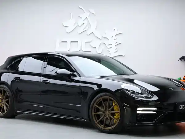 Porsche Panamera 2023