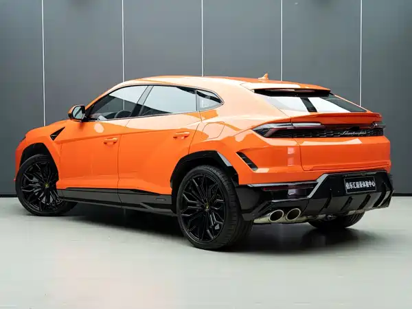Lamborghini Urus SE 2025