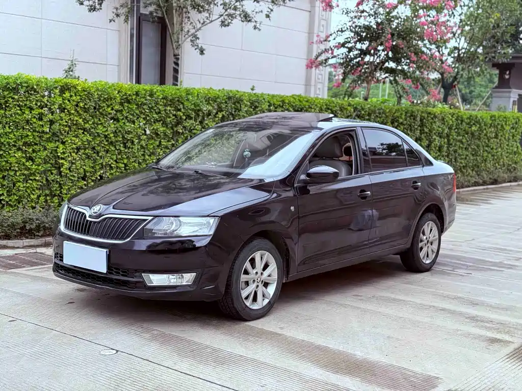 Skoda Rapid 2016 — фото 1