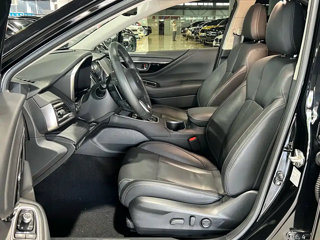 Subaru Outback 2022 — фото 11