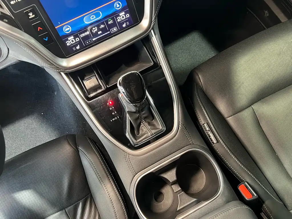 Subaru Outback 2022 — фото 12