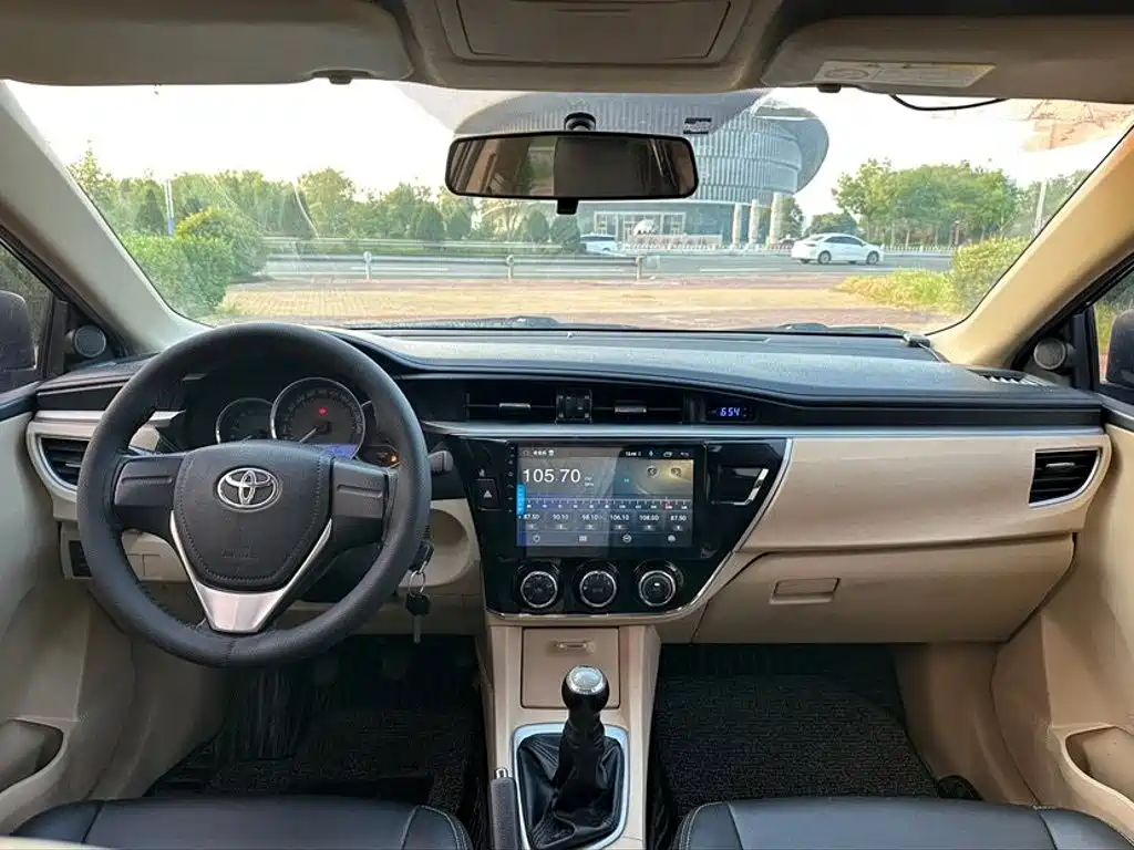 Toyota Corolla 2015 — фото 9