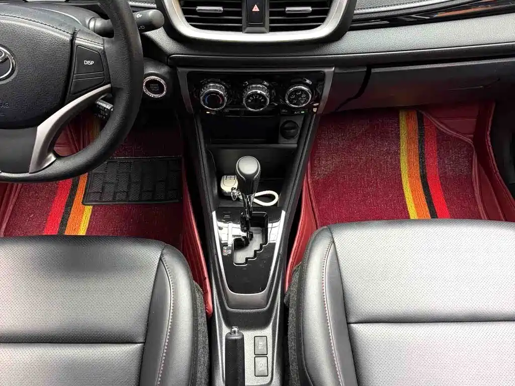 Toyota Yaris L 2022 — фото 15