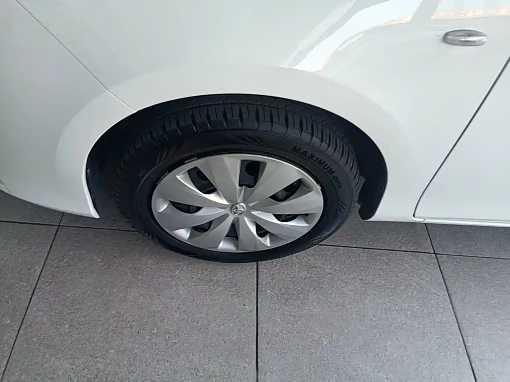 Toyota Yaris L 2018 — фото 23