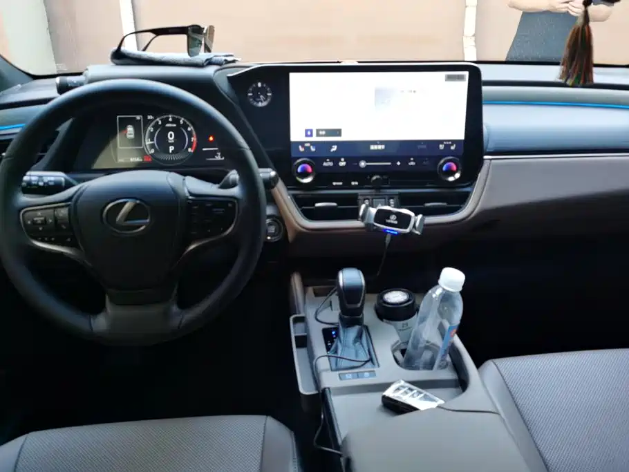 Lexus ES 2025 — фото 12