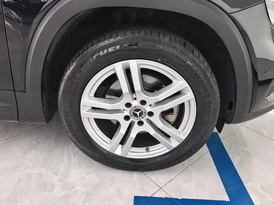 Mercedes-Benz GLB 2021