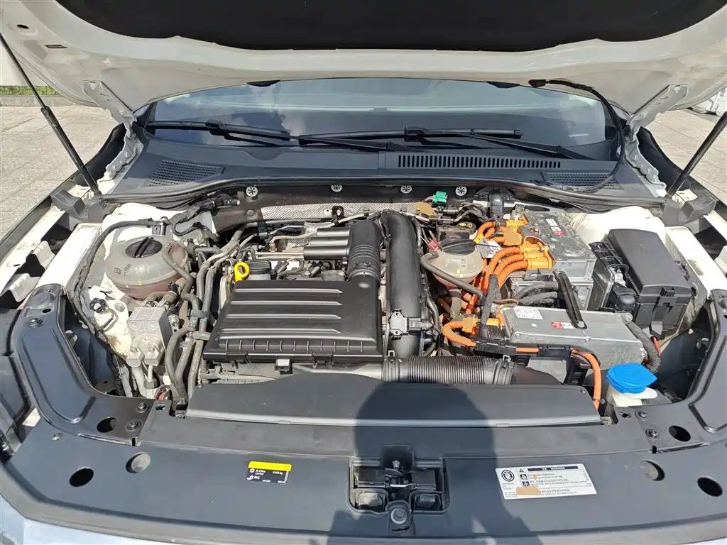Volkswagen Passat New Energy 2020 — фото 16