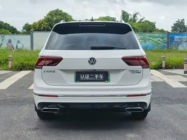 Volkswagen Tiguan L Plug-In Hybrid 2021