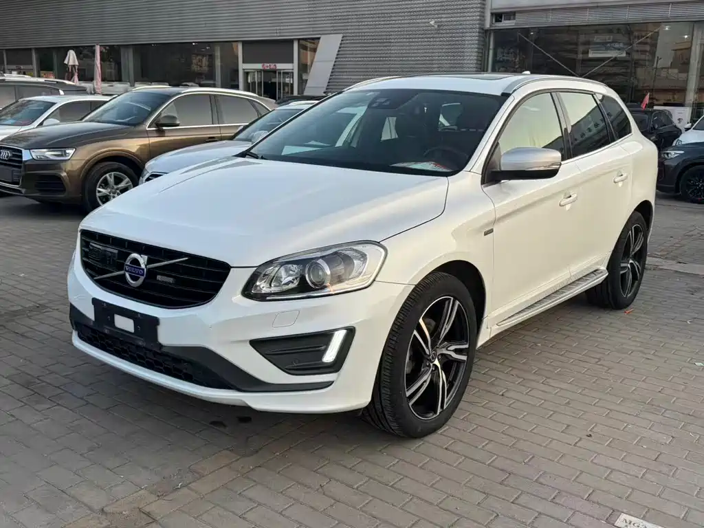 Volvo XC60 2016 — фото 1