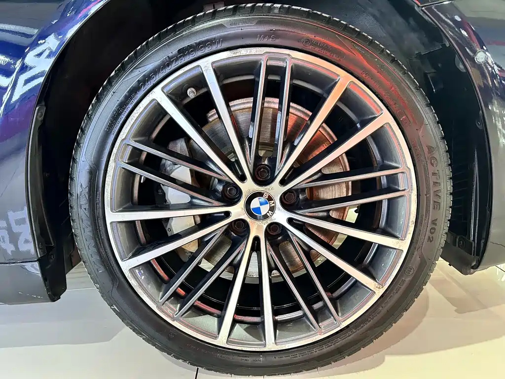 BMW 5 Series 2020 — фото 15