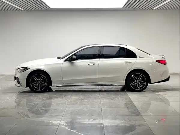 Mercedes-Benz C-Class 2023