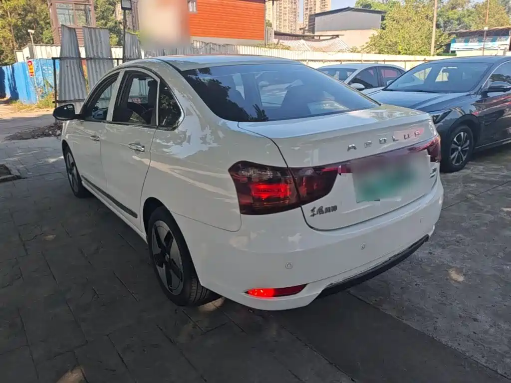 Dongfeng E70 2022