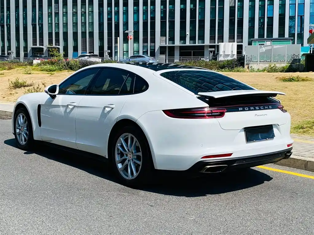 Porsche Panamera 2019 — фото 10