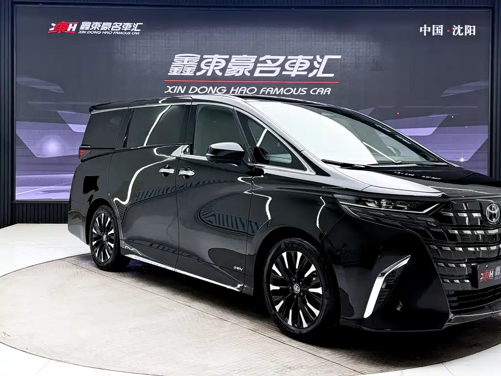 Toyota Alphard 2024 — фото 3