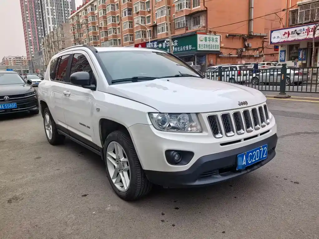 Jeep Compass 2013 — фото 3