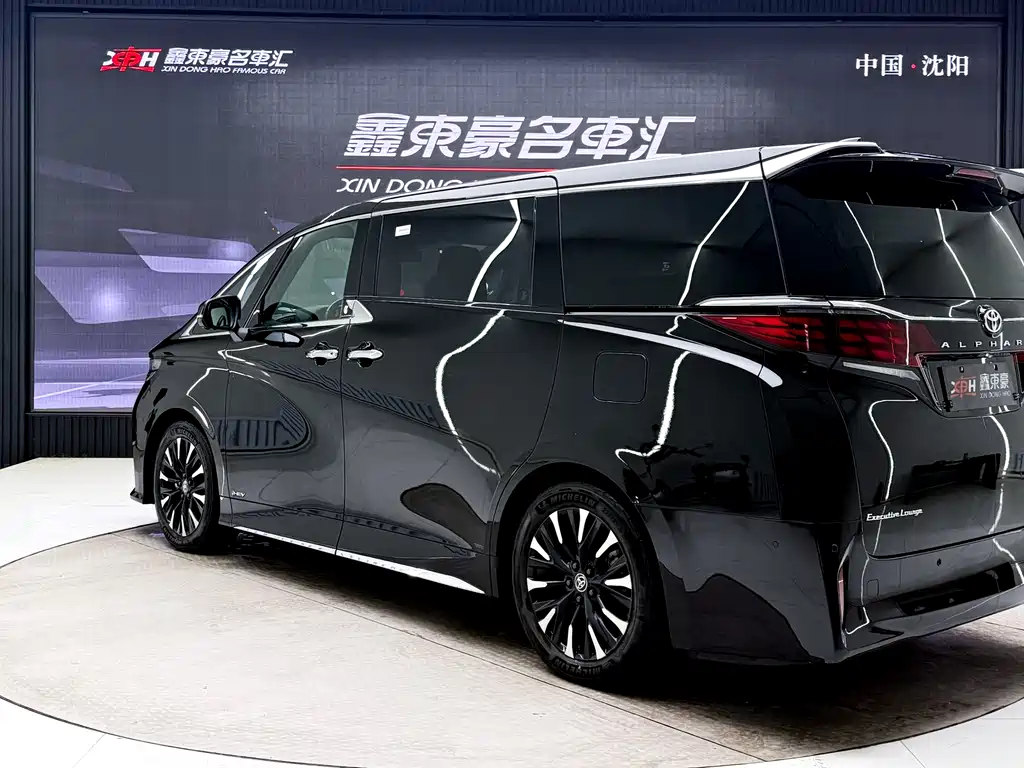 Toyota Alphard 2024 — фото 8