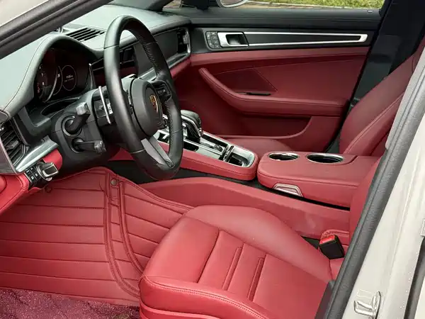 Porsche Panamera 2023