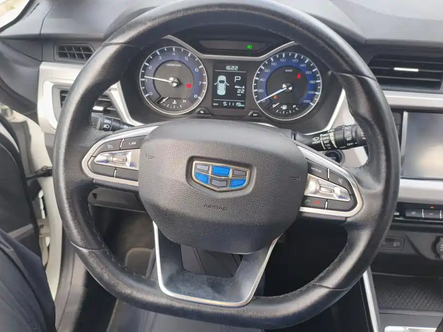 Geely Vision X3 2019 — фото 15