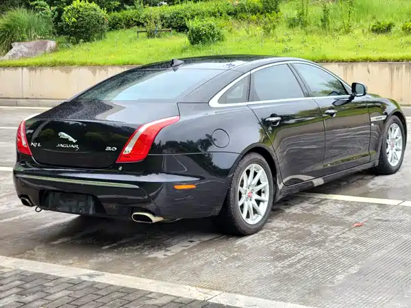 Jaguar XJ 2015
