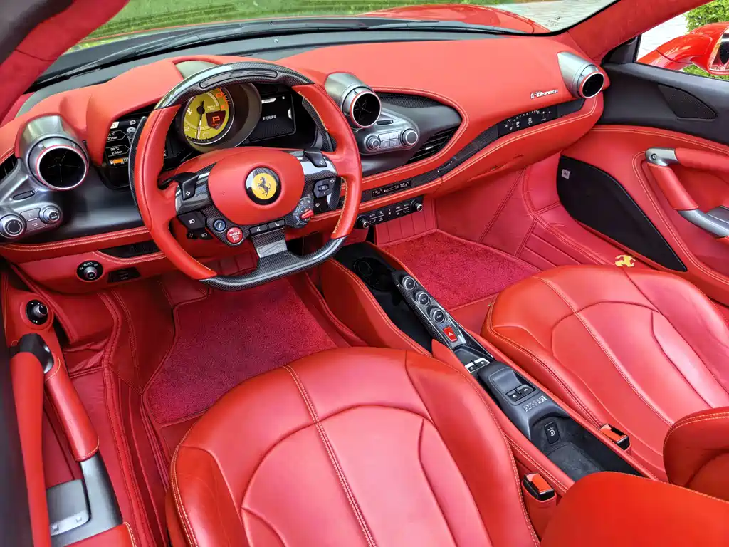 Ferrari F8 2021 — фото 32