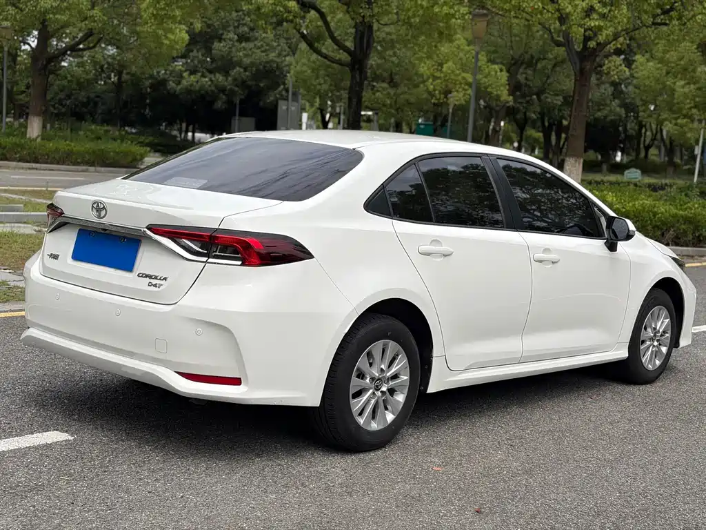 Toyota Corolla 2022 — фото 11