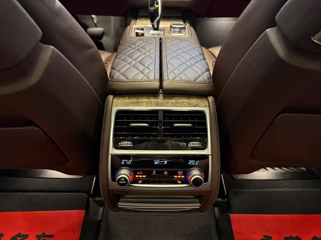 BMW 7 Series 2020 — фото 17