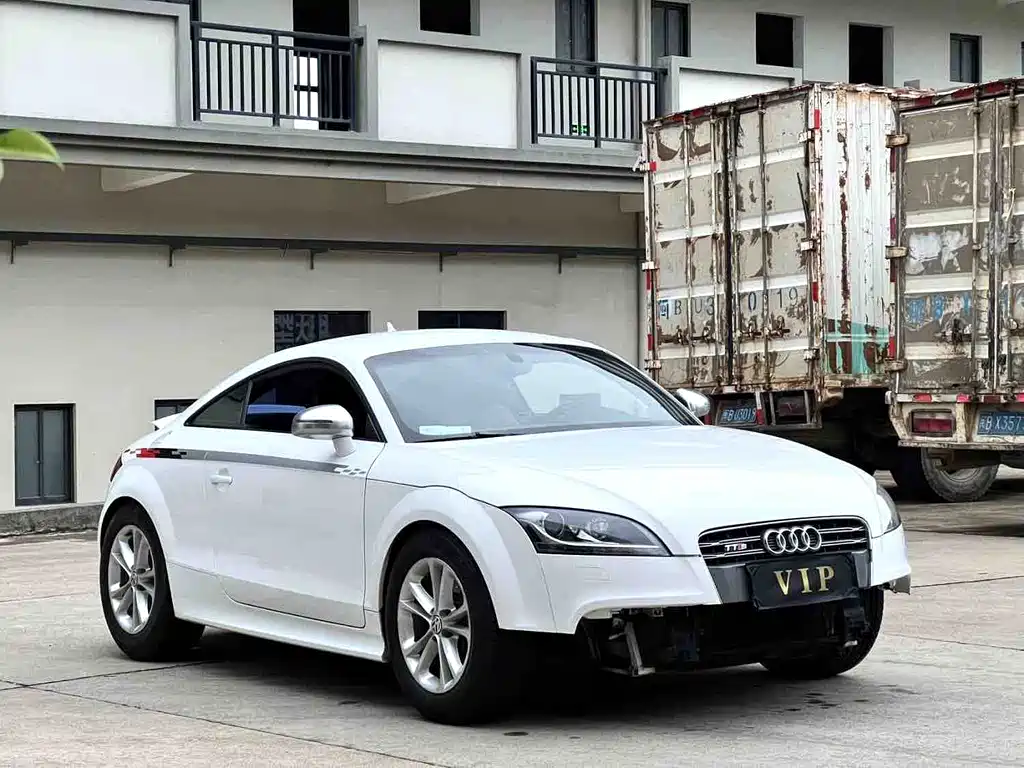 Audi TTS 2014 — фото 2