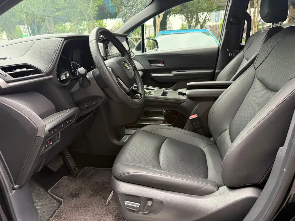 Toyota Sienna 2025