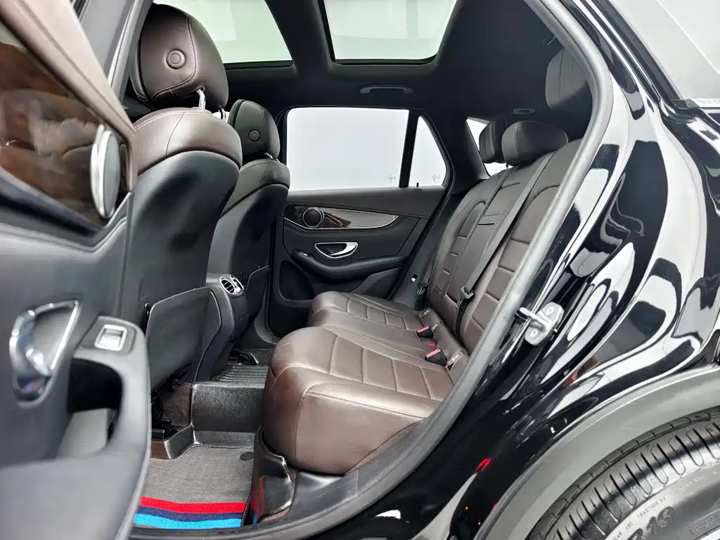 Mercedes-Benz GLC 2018 — фото 15