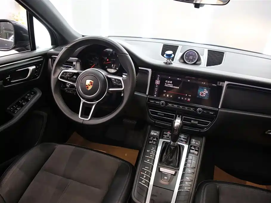 Porsche Macan 2019 — фото 9