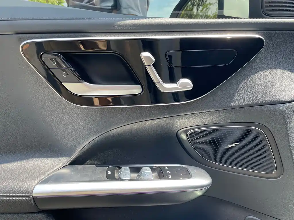 Mercedes-Benz C-Class 2023