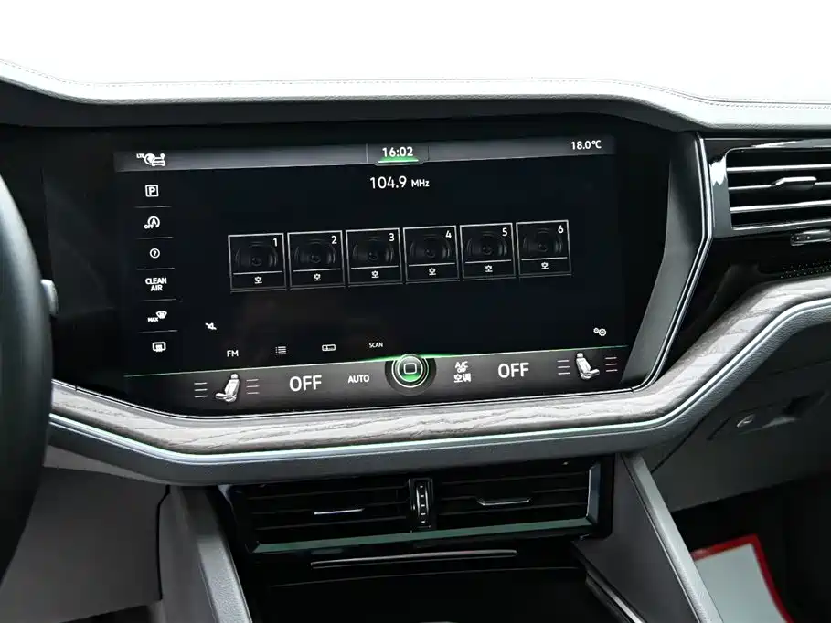 Volkswagen Touareg 2021 — фото 16
