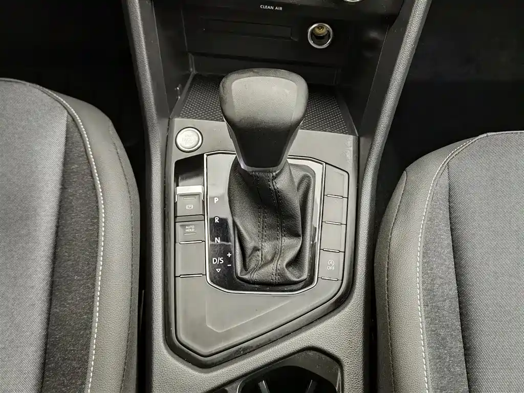 Volkswagen Tiguan L 2023 — фото 13