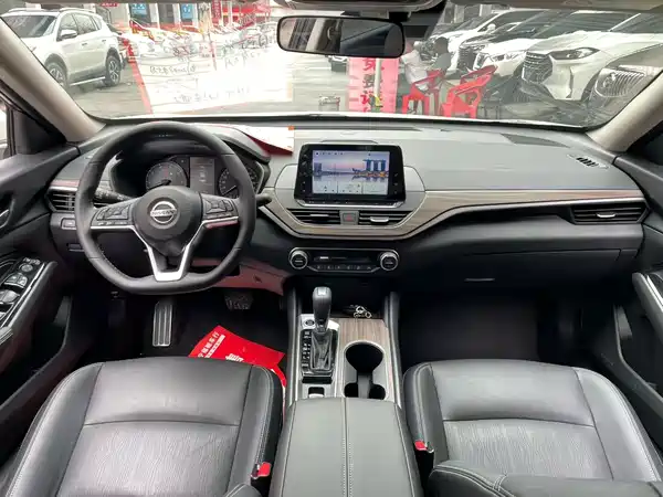 Nissan Teana 2022