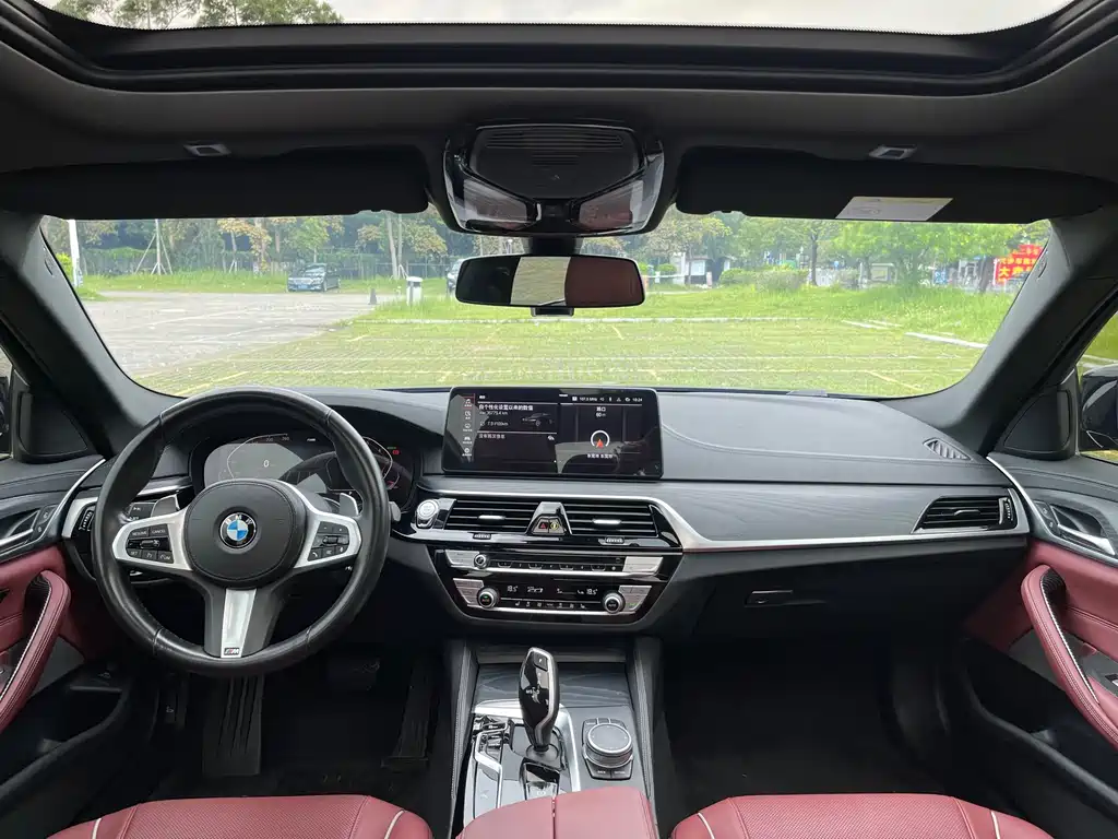 BMW 5 Series 2021 — фото 17