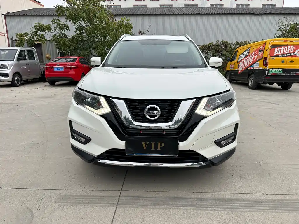 Nissan X-Trail 2018 — фото 2