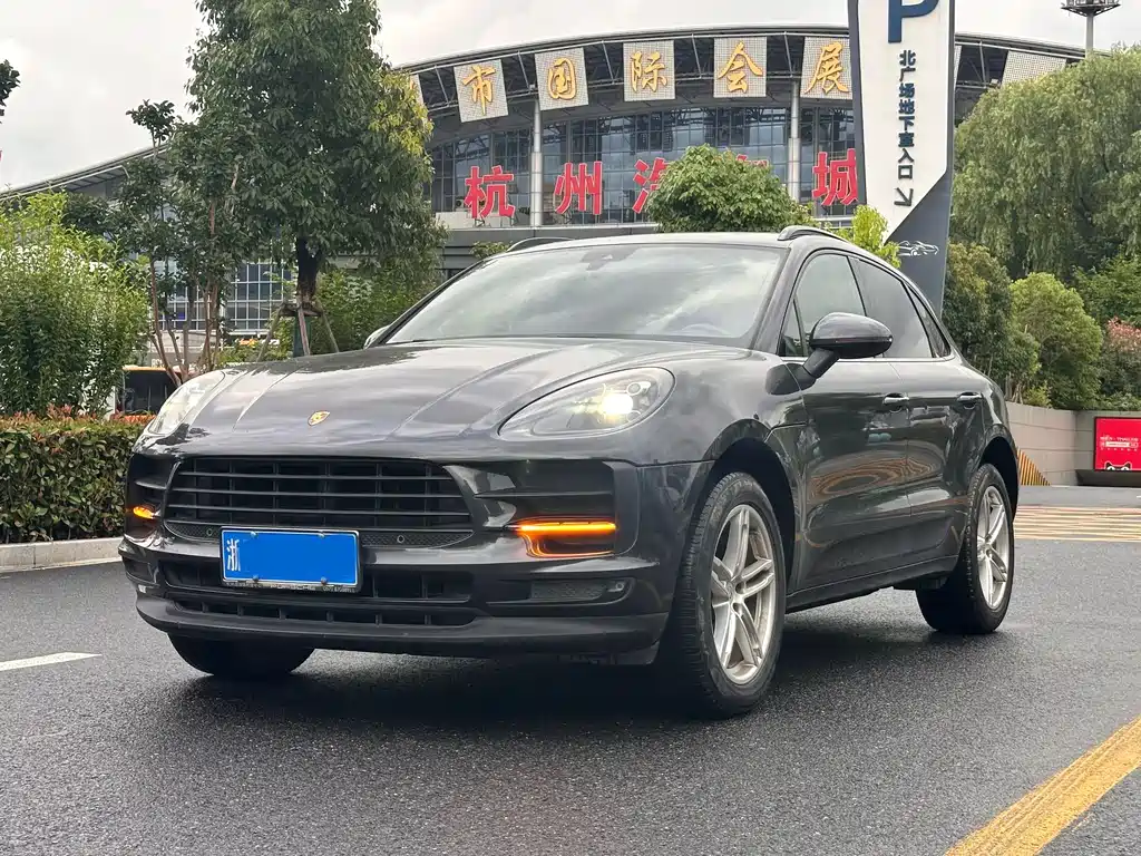 Porsche Macan 2019 — фото 1