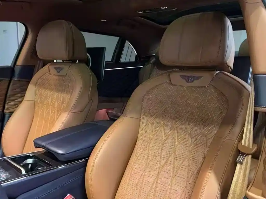 Bentley Flying Spur 2022 — фото 11