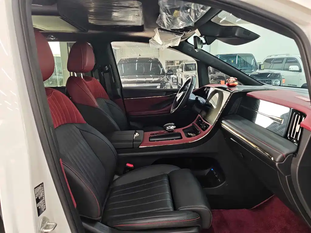 GAC Motor Trumpchi M8 2025 — фото 12