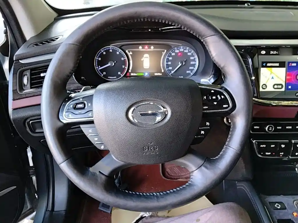 GAC Trumpchi GS8 2017 — фото 11