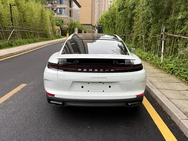 Porsche Panamera 2024