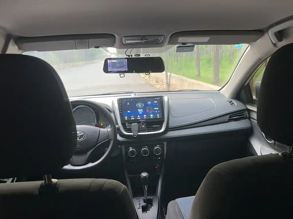 Toyota Yaris L 2016 — фото 20