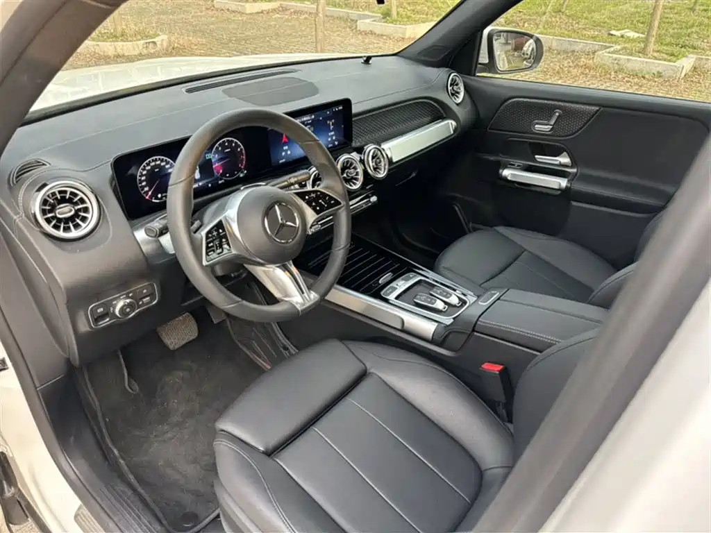 Mercedes-Benz GLB 2025 — фото 13